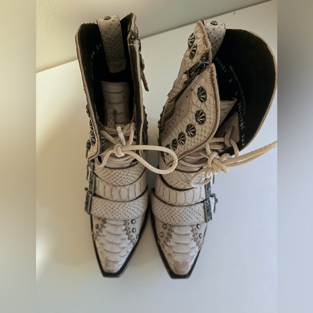 Lane Boots SHOWDOWN Ankle Booties in Alabite/Ceramic
Crackle Sz 6 - Picture 5 of 16